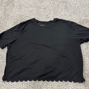 Kensie Black Scallop Hem Short Sleeve Top